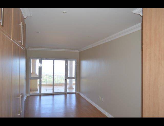 4 BEDROOM APARTMENT FOR SALE IN LA LUCIA RIDGE